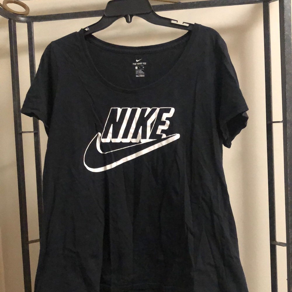 Nike tee